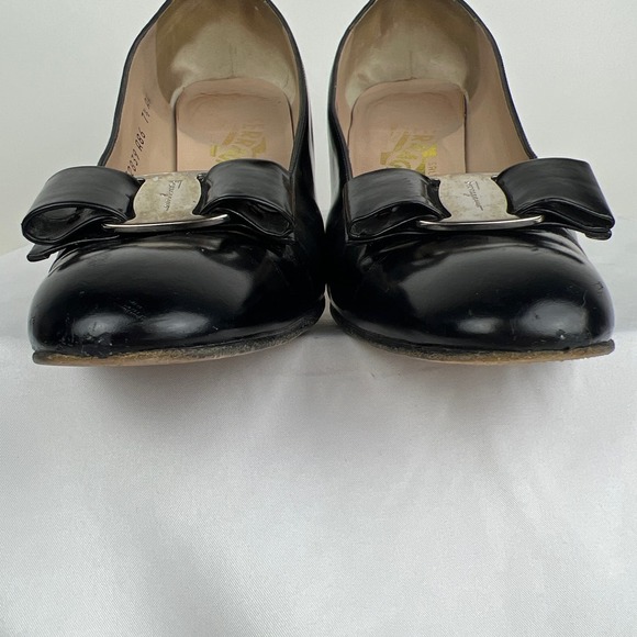 Salvatore Ferragamo Black Bow Embellished Block Heel Pumps - Picture 12 of 14